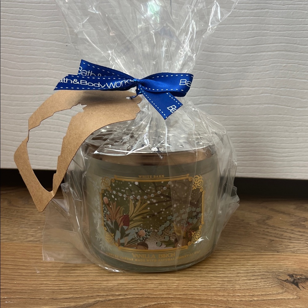 White Barn Floral Vanilla Candle